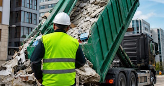 Вывоз строительного мусора в Белогорске: услуги лицензированной компании — ПроМусор